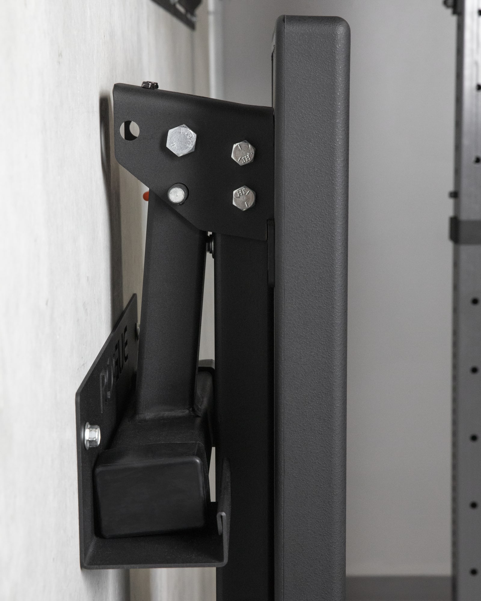 Rogue fold sales up utility bench